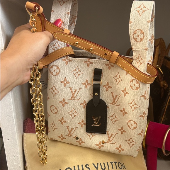 TWO WAY Monogram Coated Canvas & Leather Straps Crossbody Bag COMES WITH BOX - Picture 3 of 13